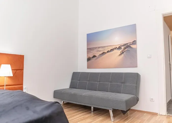 Affordable 1br By Westbahnhof Station Apartamento Viena