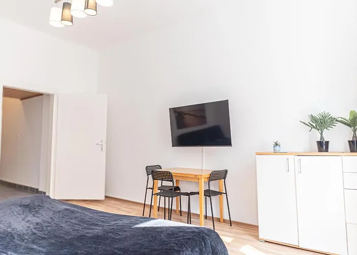 Affordable 1br By Westbahnhof Station Viena
