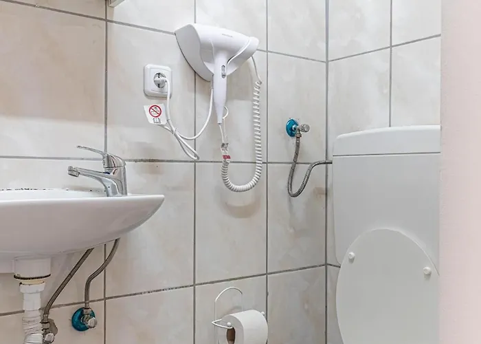 Affordable 1br By Westbahnhof Station Apartamento Viena